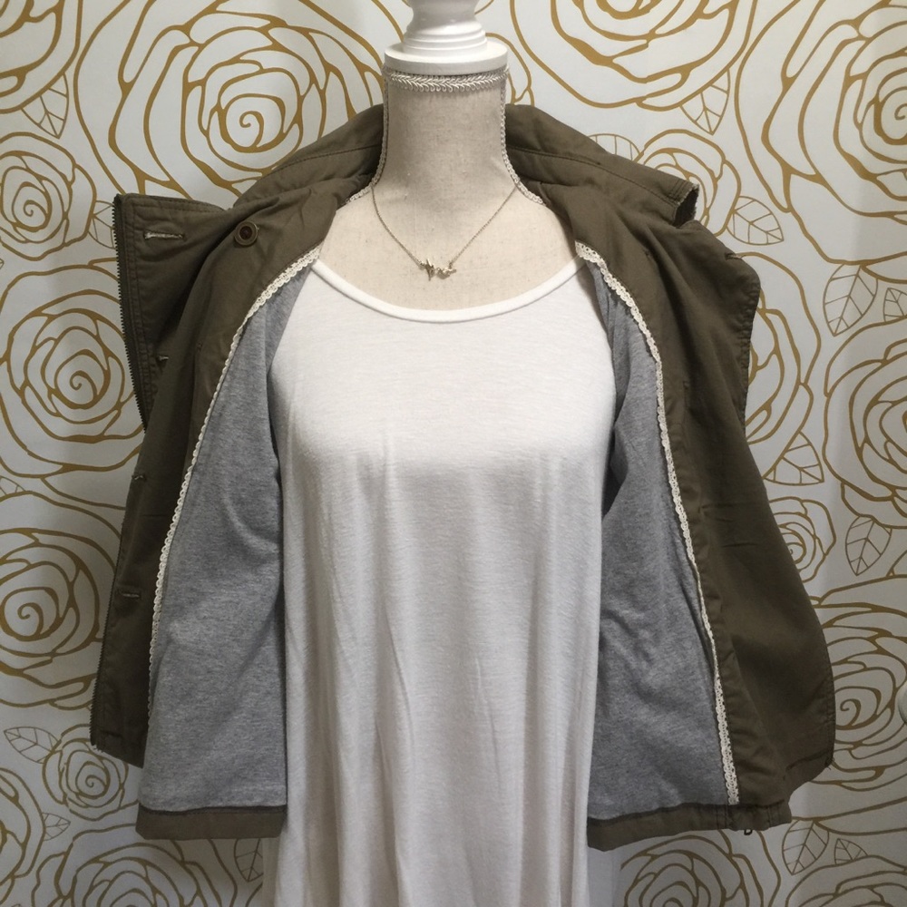 MUST HAVE!!! Classic Anthropologie Piece: Hei Hei Shimmer-Sleeve Anorak - Picture 5 of 6